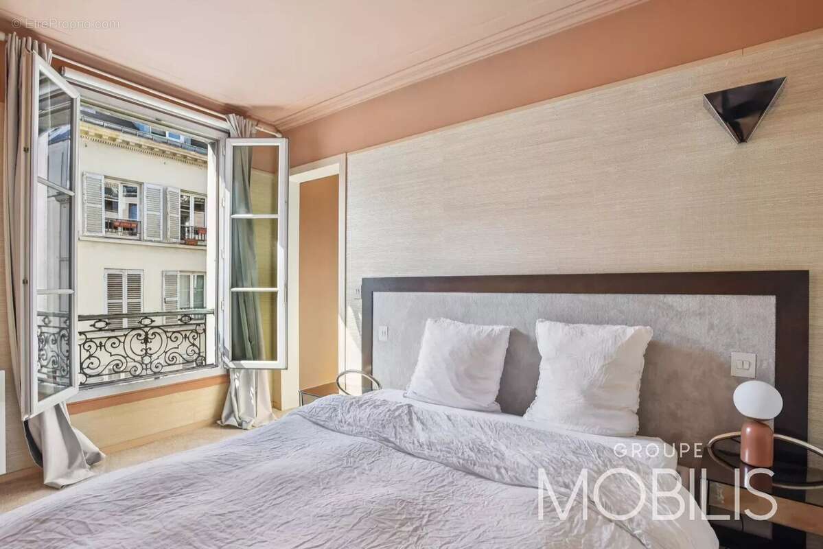 Appartement à PARIS-10E