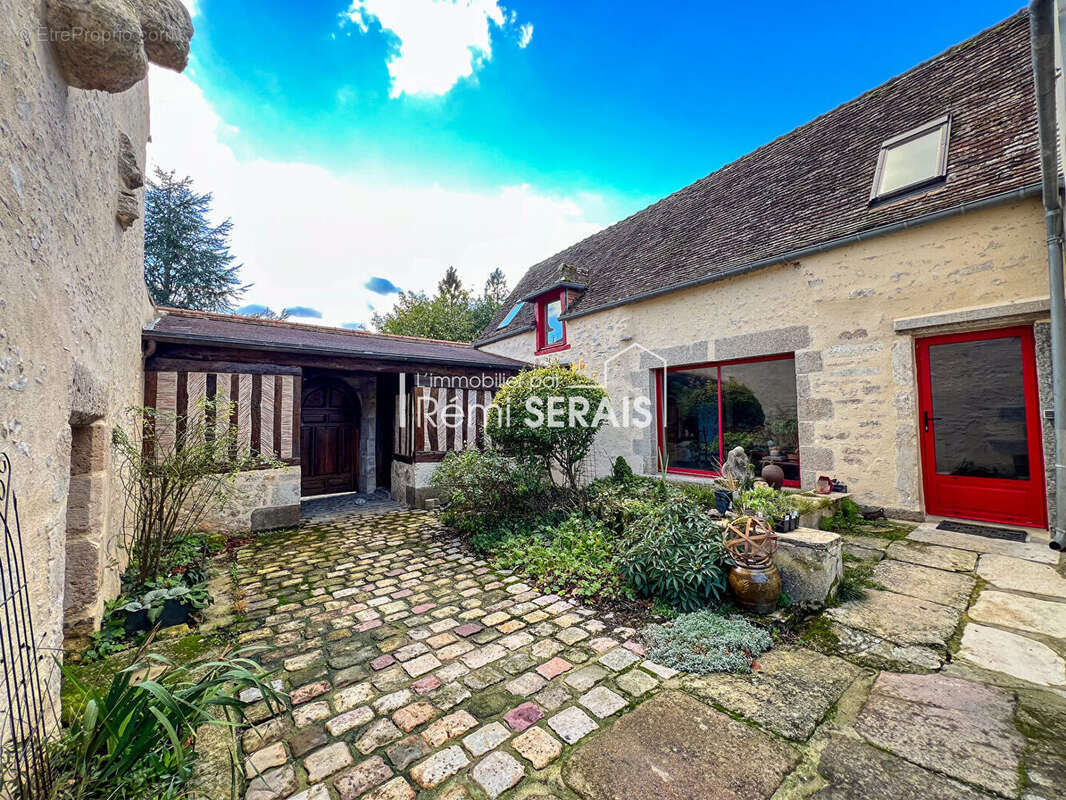 Ferme Manoir 232 m2 avec terrain proche de Sées - photo 5