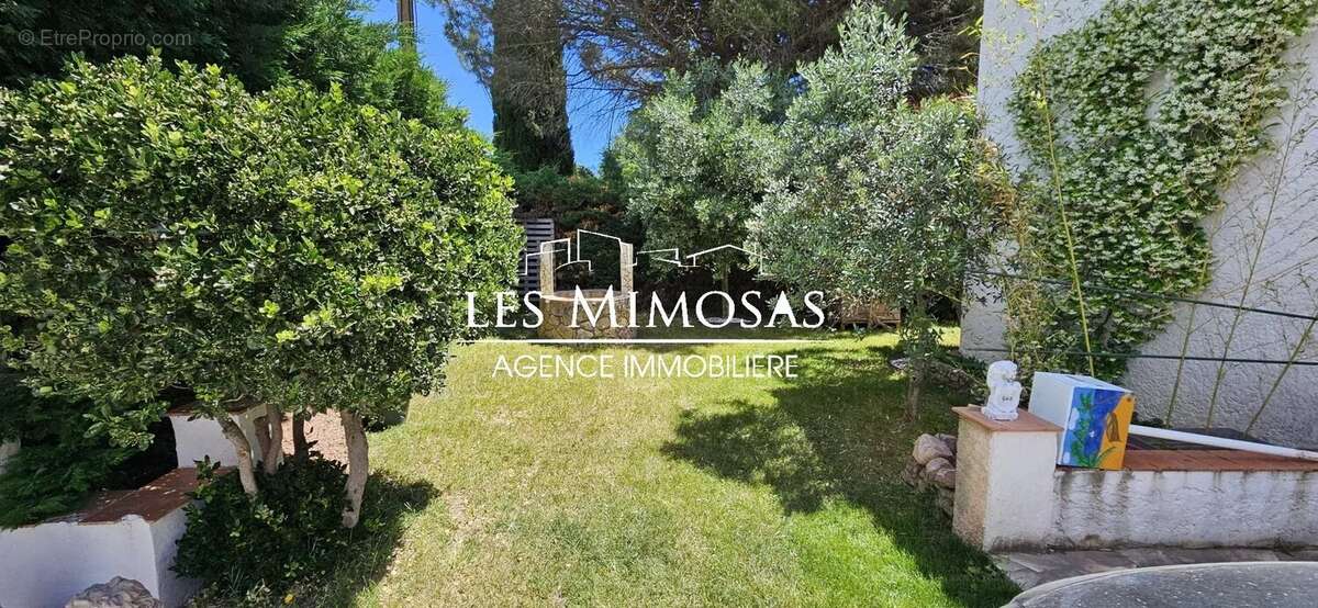 Maison à PUGET-SUR-ARGENS