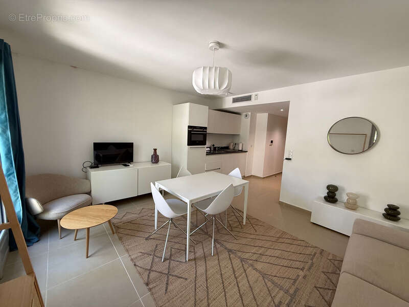 Saint-tropez – place des lices – studio de standing avec balcon et garage - photo 4
