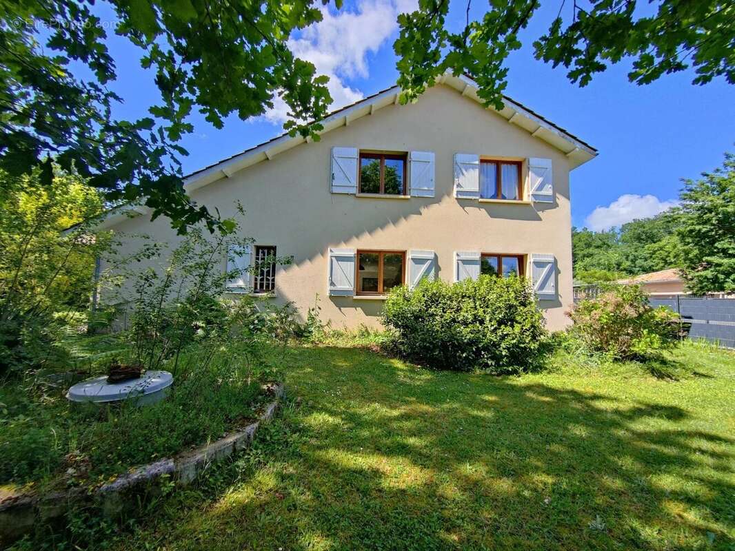 Maison à SAINT-MORILLON