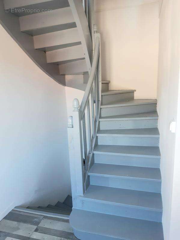 Maison 140 m² à Charnat  - photo 5