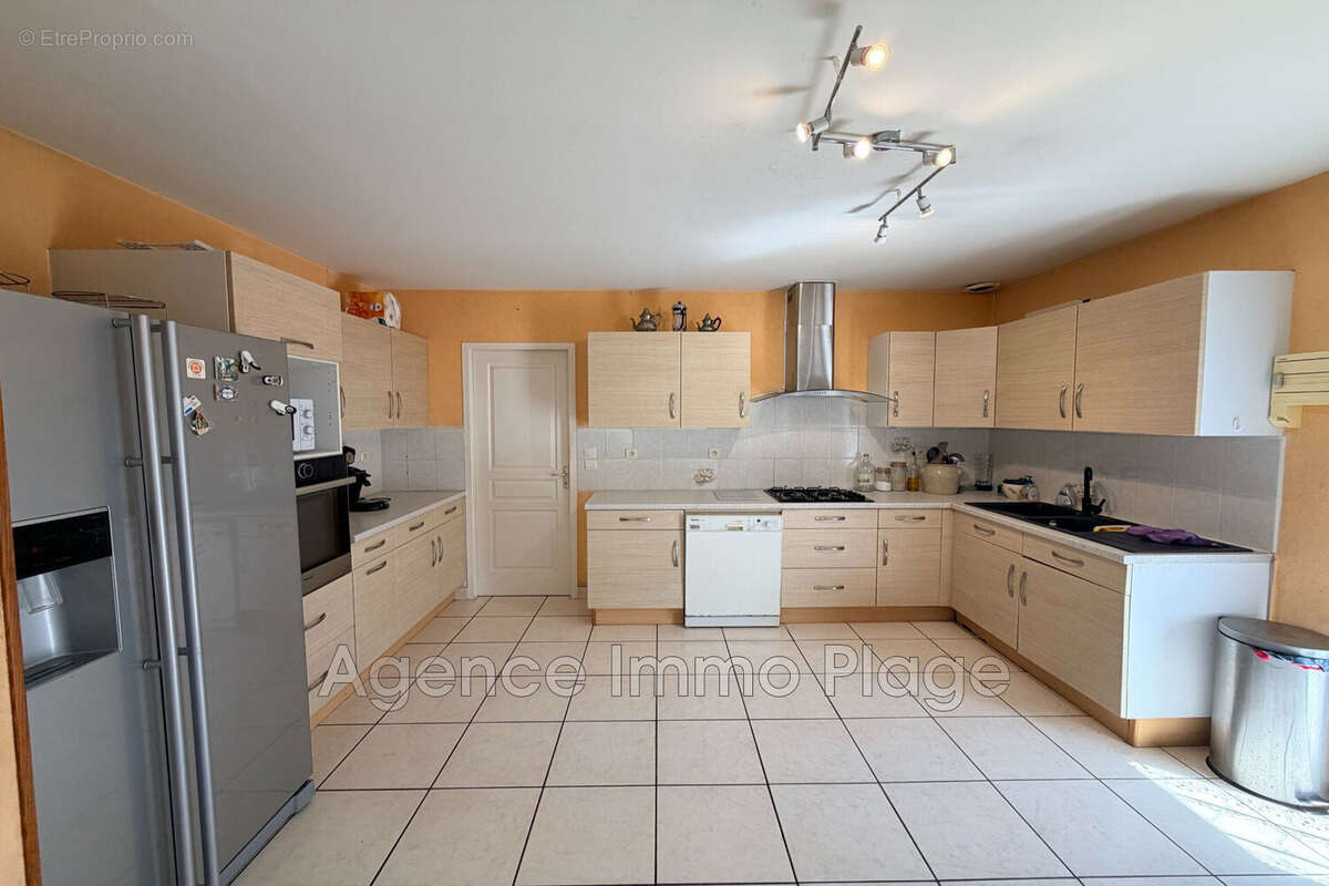 Maison 137 m² à Civrac-En-Medoc  - photo 5
