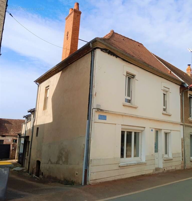 Maison à ESTIVAREILLES