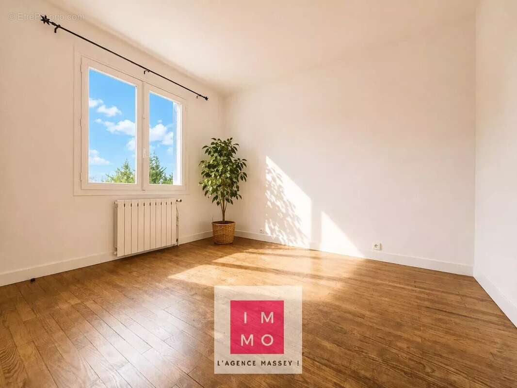 Maison familiale sur deux niveaux – 3 /4  chambres, double garage - photo 12