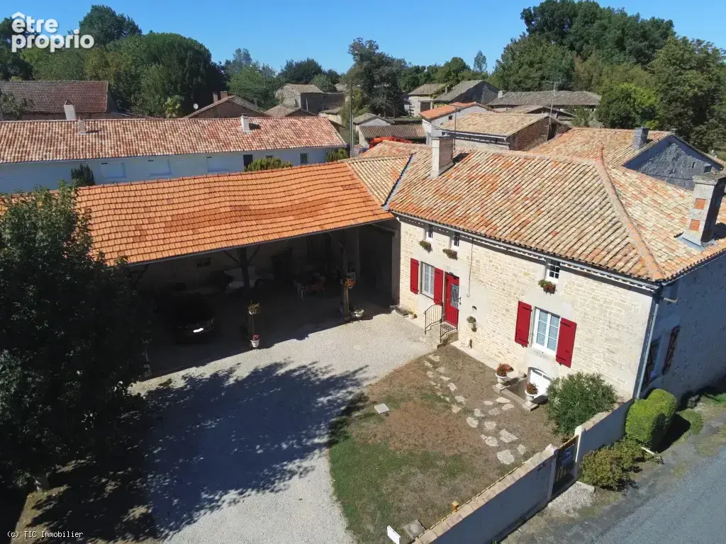Maison En Pierre Rénovée Avec 4 Chambres - photo 2