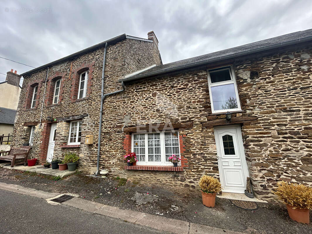 Maison à PONT-D&#039;OUILLY