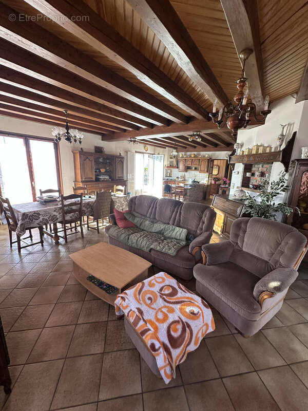 Maison à CELLES-SUR-DUROLLE