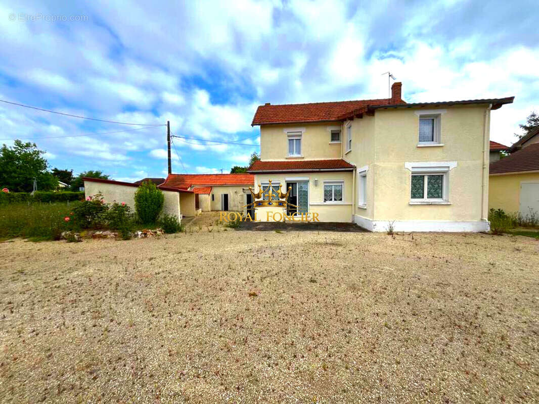 Arrière de la maison - Maison à CHATELLERAULT