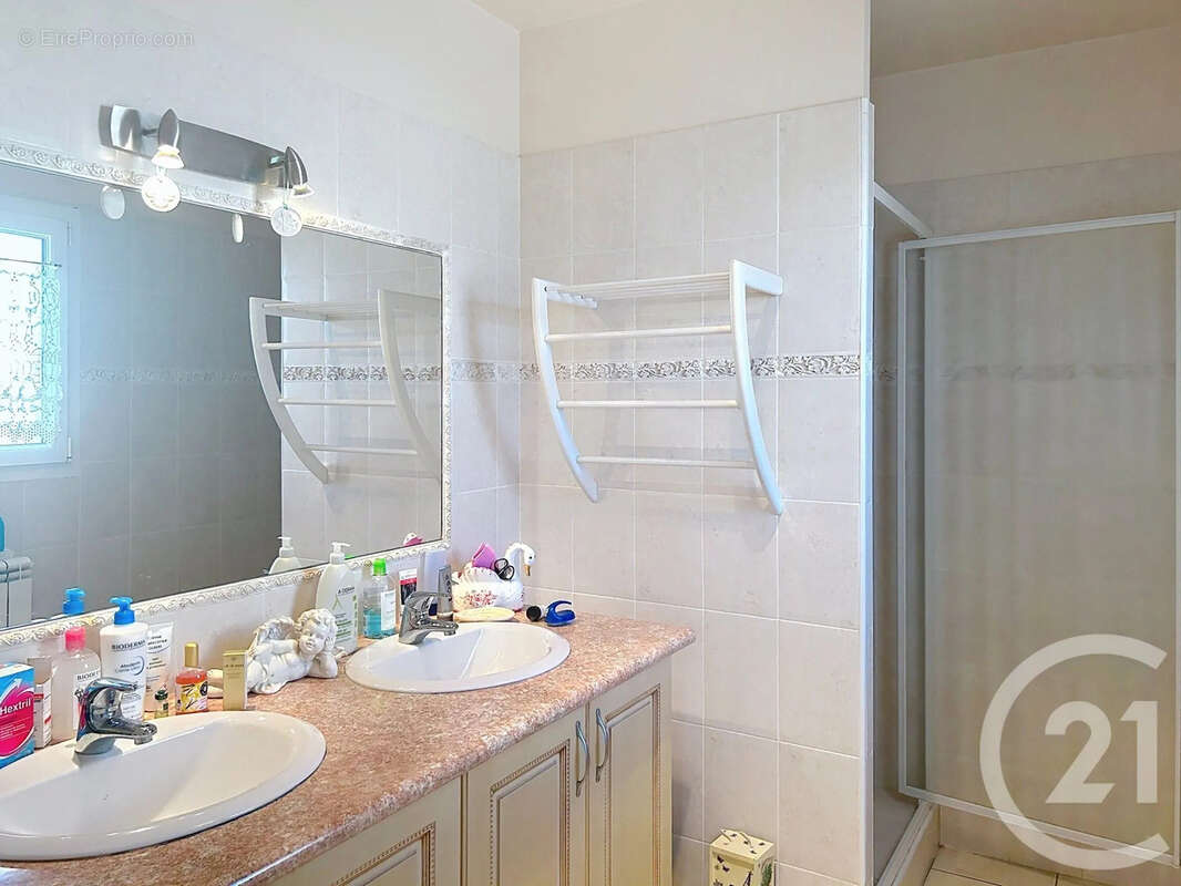 Maison 108 m² à Saint-Cyprien  - photo 12