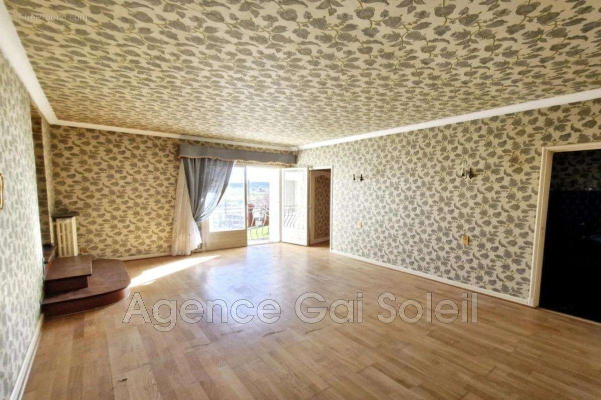 Maison à NISSAN-LEZ-ENSERUNE