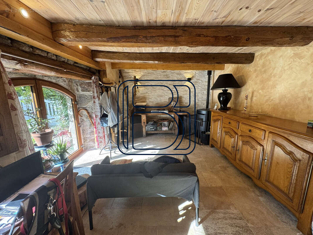 Maison à MEDEYROLLES