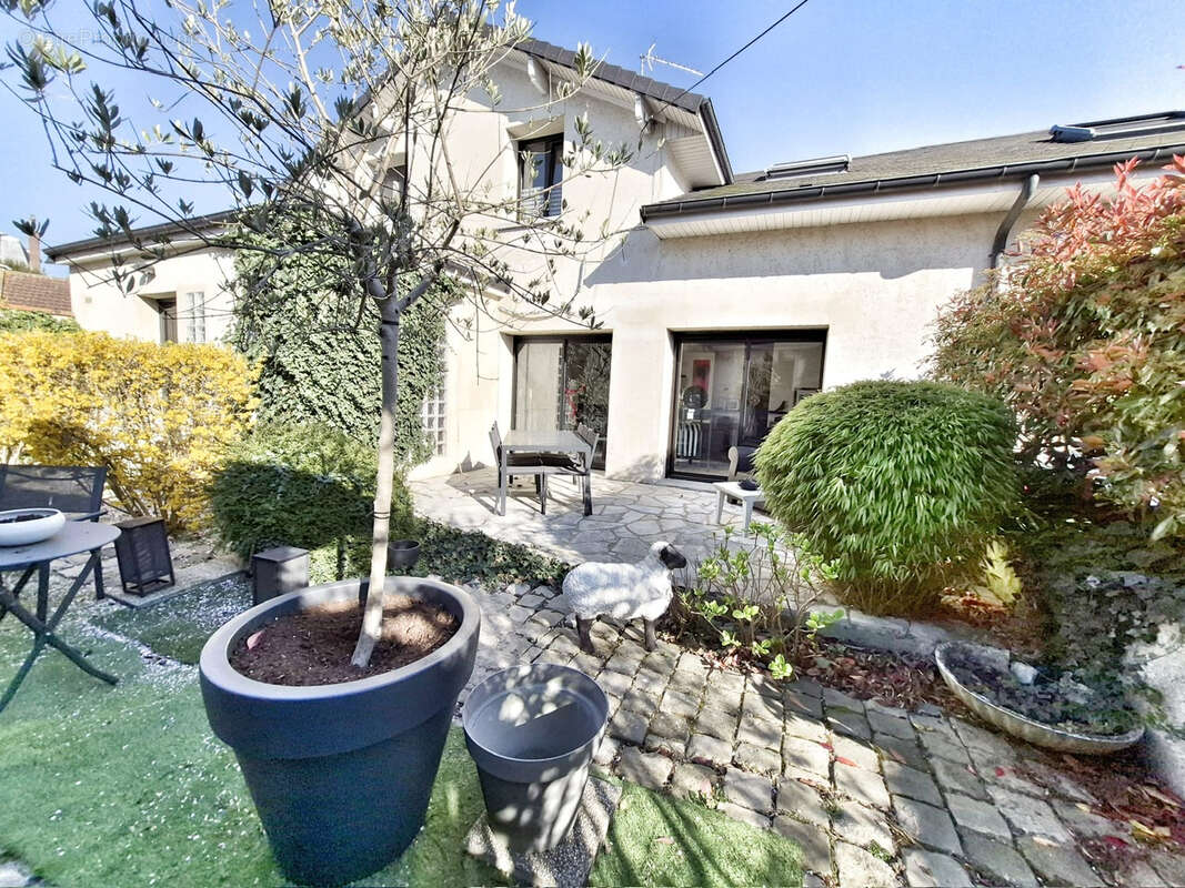 Maison Taverny 7 pièce(s) 204 m2 - photo 2