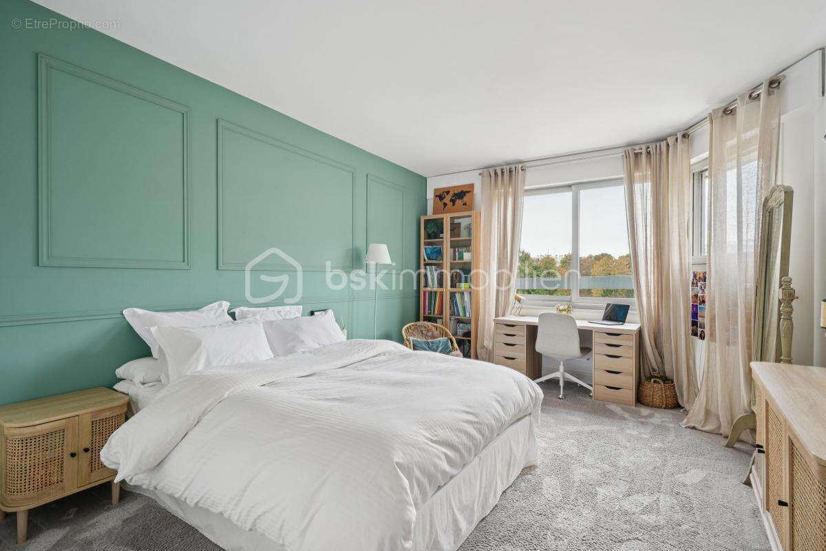 Appartement à NEUILLY-SUR-SEINE