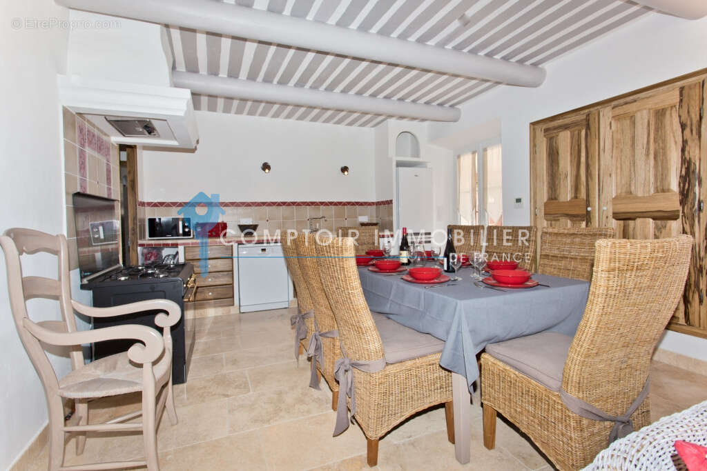 Maison à ROUSSILLON