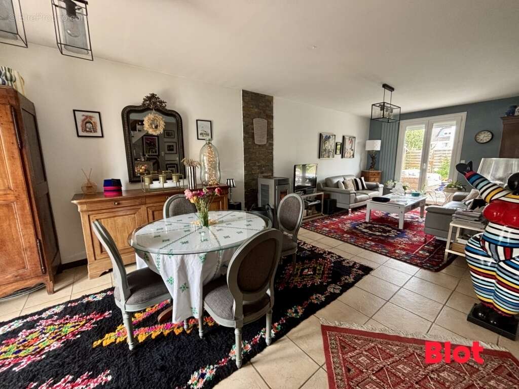 Maison à CHARTRES-DE-BRETAGNE