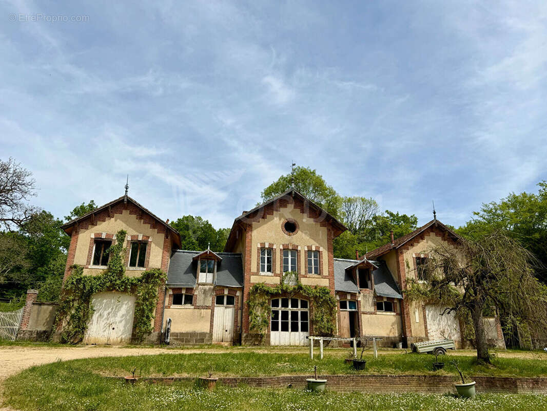 Maison à SAINT-SAUVEUR-EN-PUISAYE