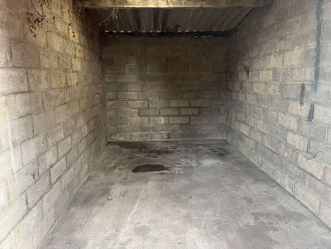 Parking à VIGNACOURT