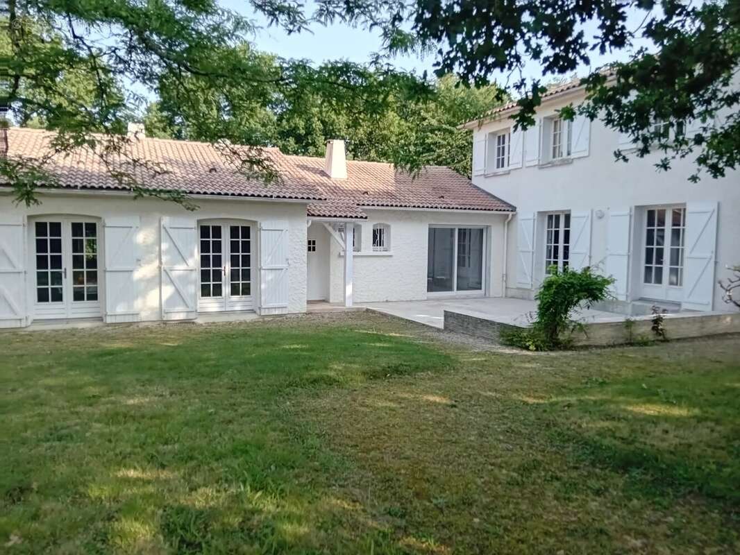 Maison à MAULEON