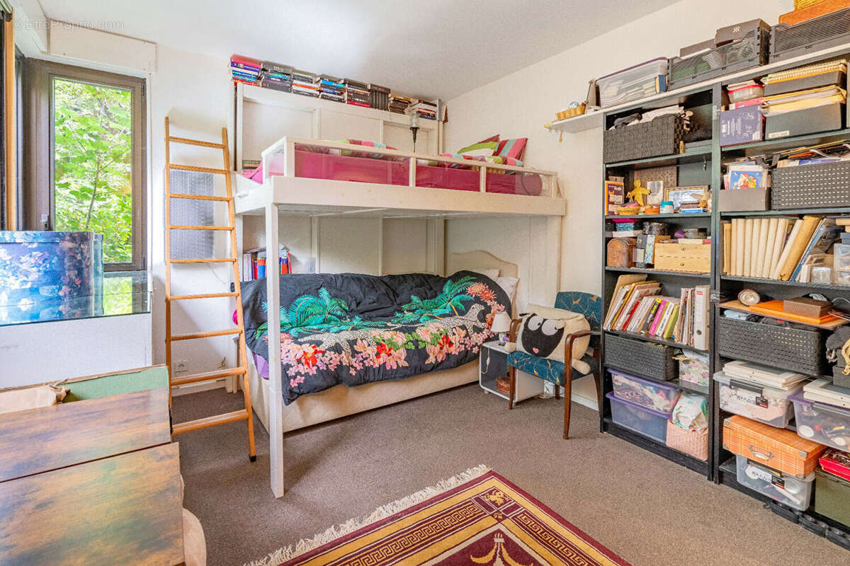 Appartement à LEVALLOIS-PERRET