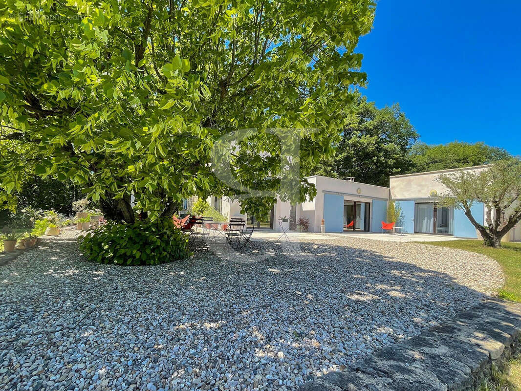 Maison à VAISON-LA-ROMAINE