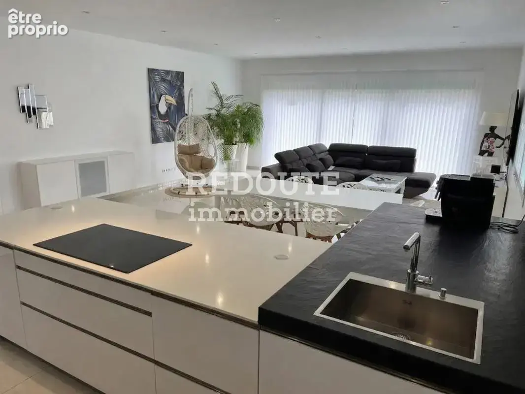 A VENDRE - Maison de 163m2 de plain-pied - FERE-CHAMPENOISE - photo 7