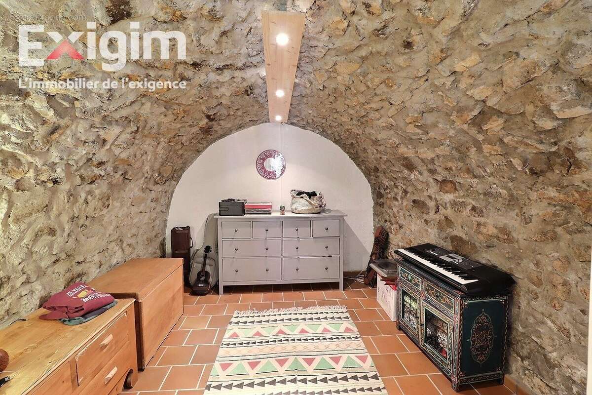 Maison à SAINT-BARTHELEMY-LE-PLAIN