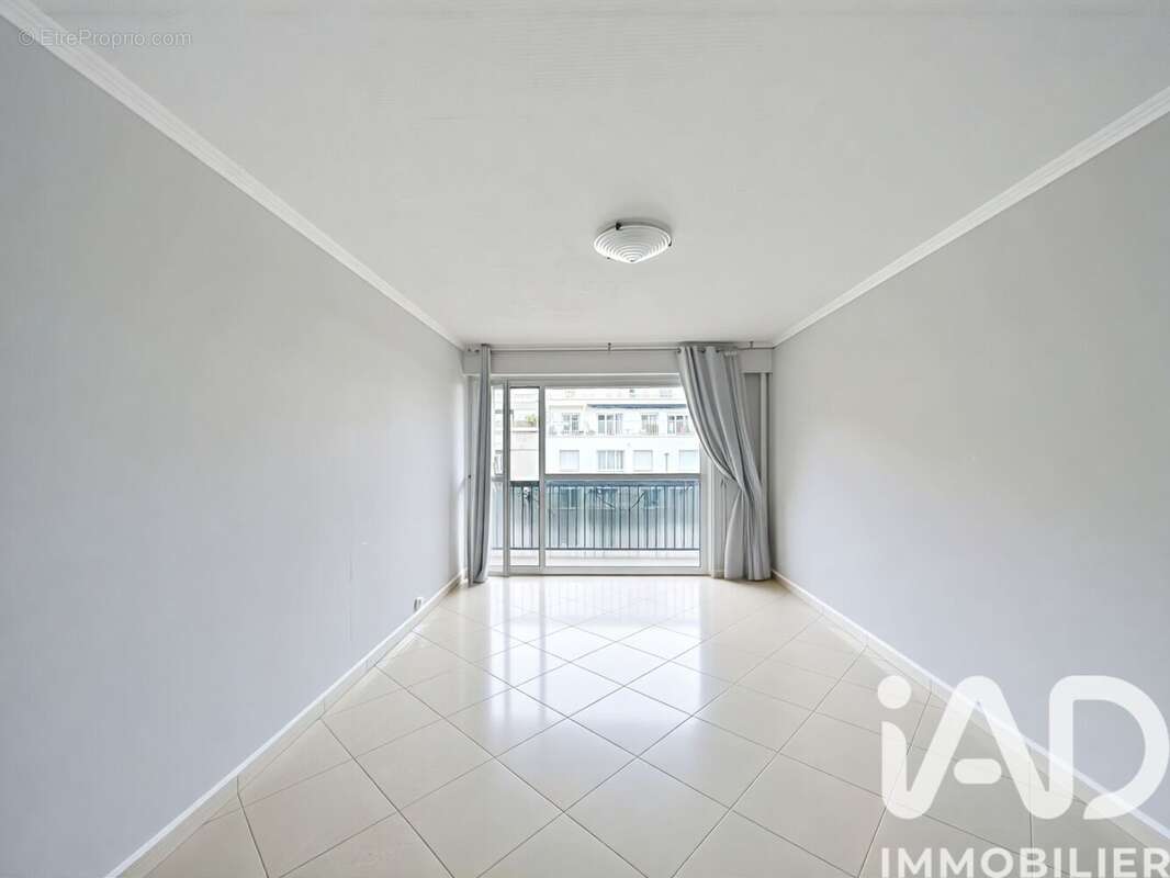Photo 3 - Appartement à PARIS-14E