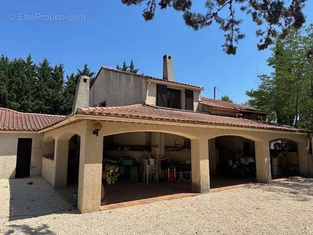 Rocbaron maison 4 chambres dépendance piscine garage - photo 5