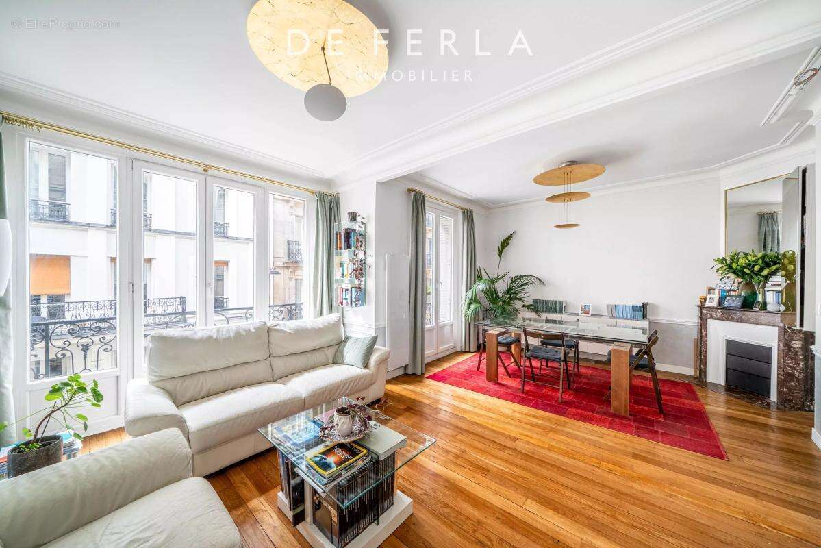 Appartement à PARIS-15E
