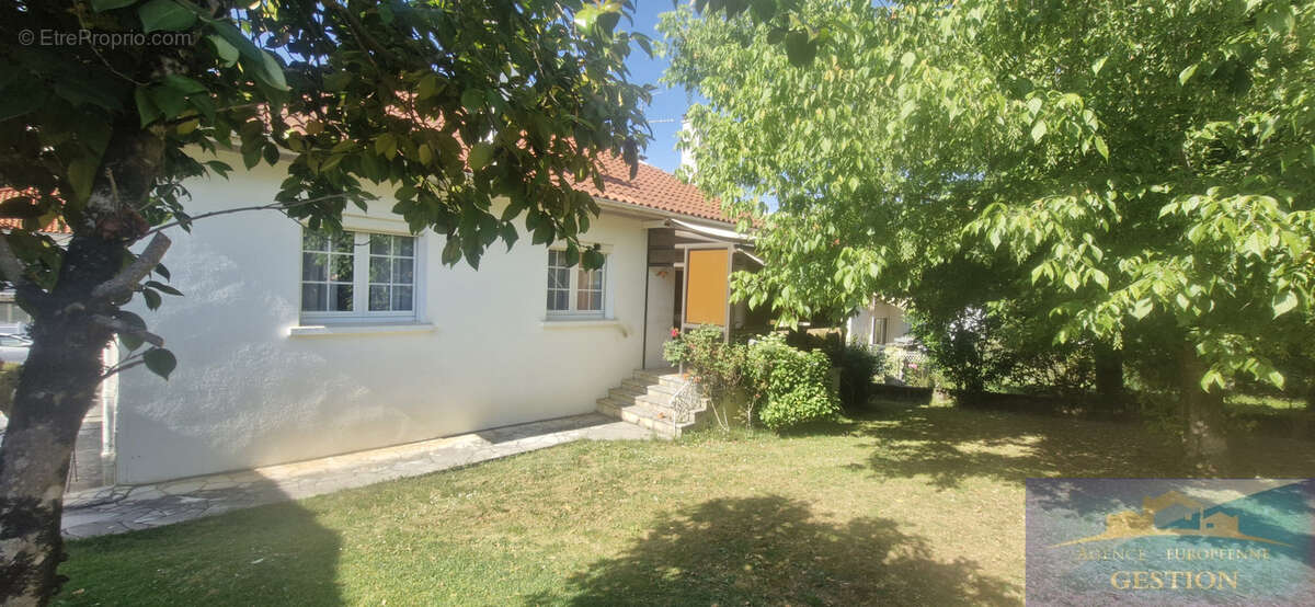 Maison à LOURDES