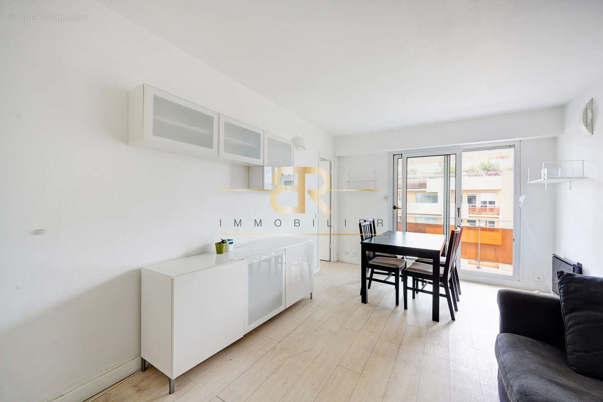 Appartement à PARIS-12E