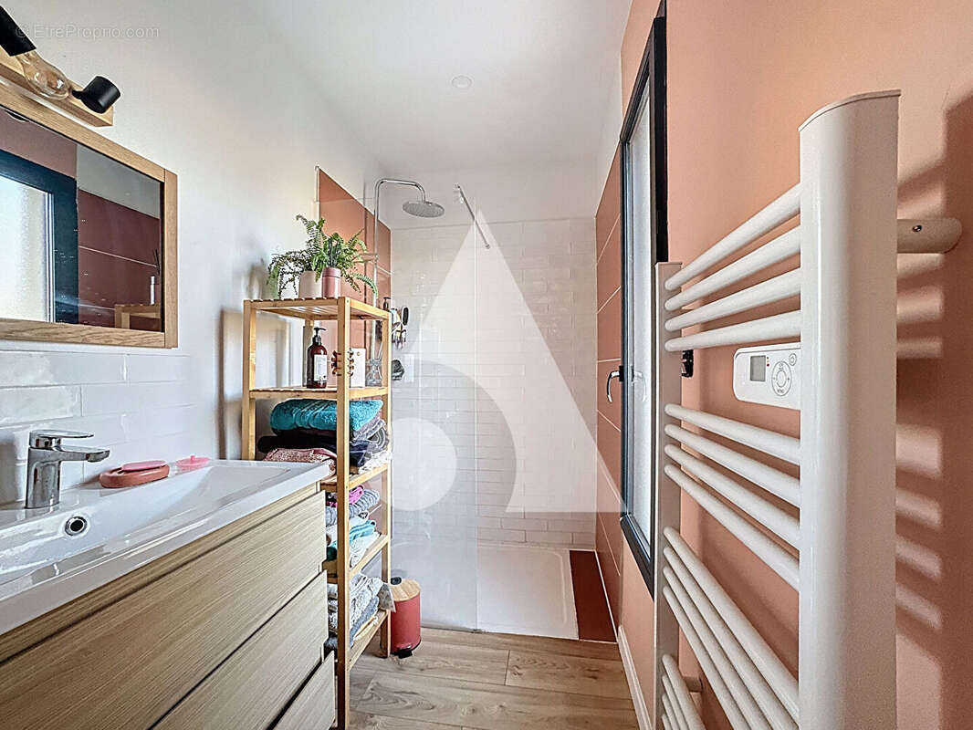 Maison à LESCURE-D'ALBIGEOIS