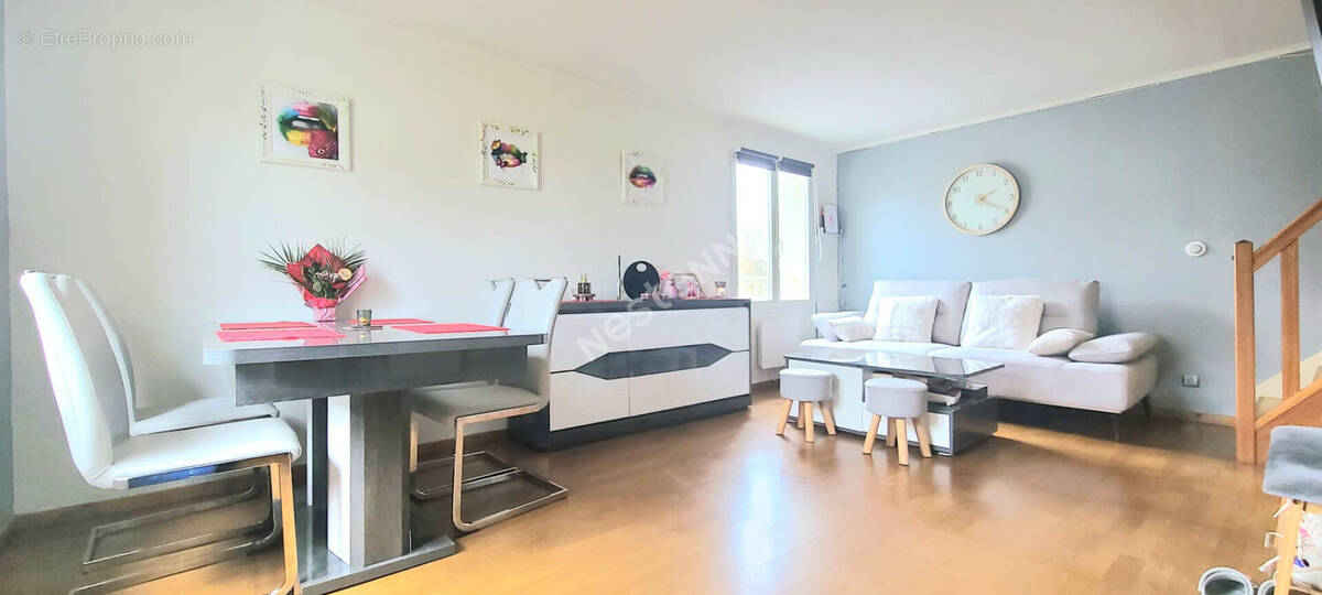 Appartement à LOUVRES