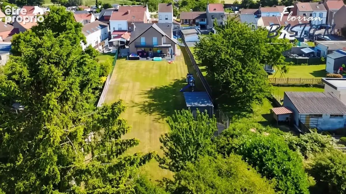  Maison d’architecte 2010 – 5 chambres – Terrain de 1 600 m² – Centre-ville de Petite-Forêt - photo 17