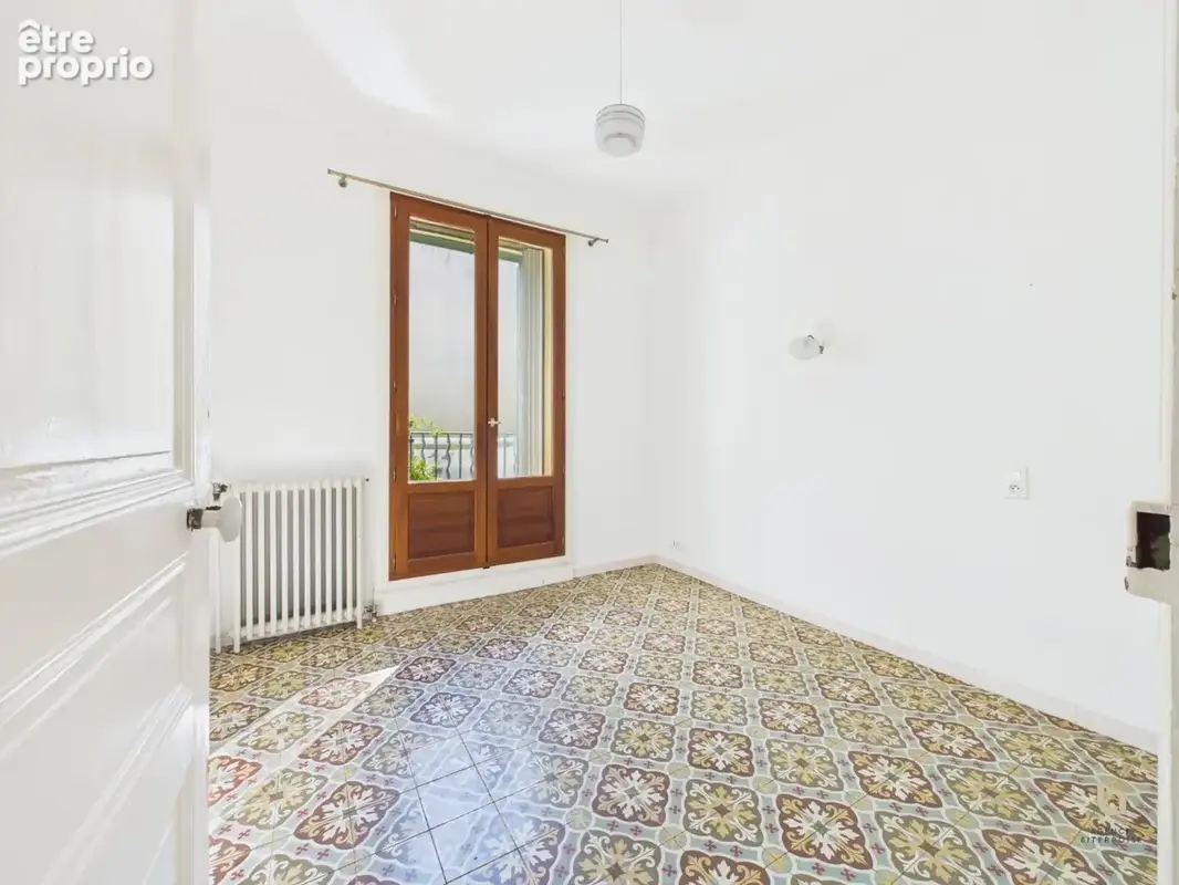 Maison de ville 115 m²  2 garages  terrasse & cour  fort potentiel - photo 4