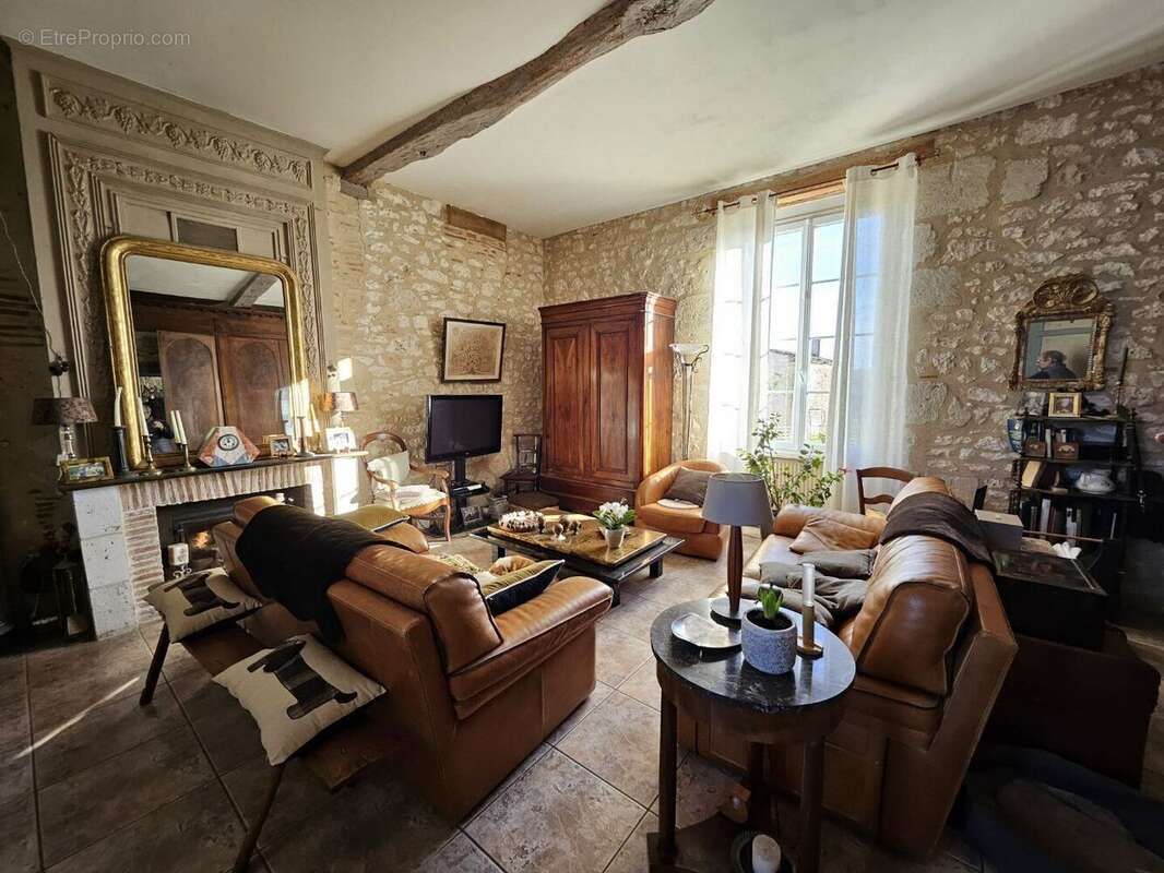 Maison à PINEUILH