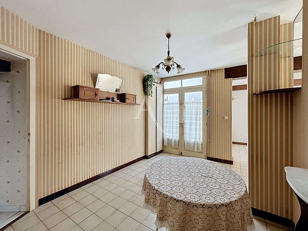 Maison 7 pièces Faubourg - 5 chambres - cours - photo 4