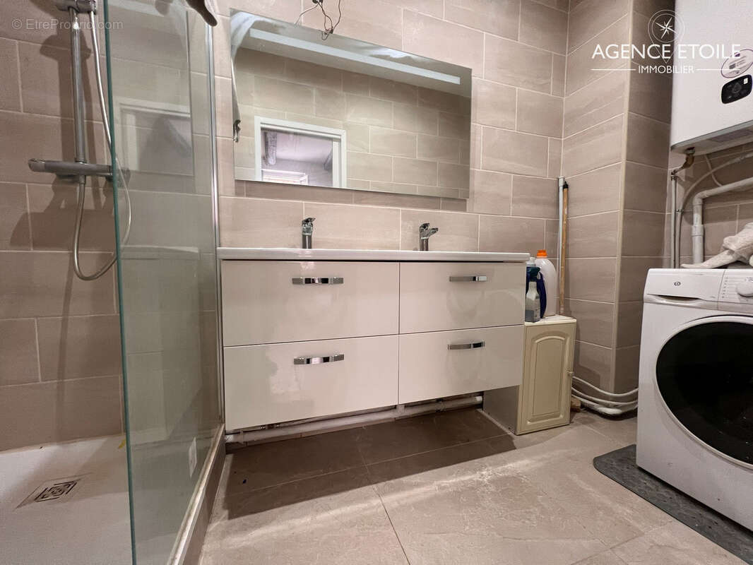 Appartement à MARSEILLE-1E