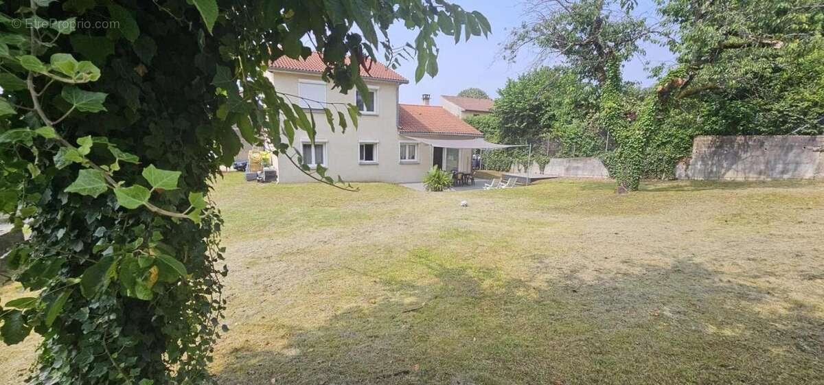 Maison à SAINT-DENIS-EN-BUGEY
