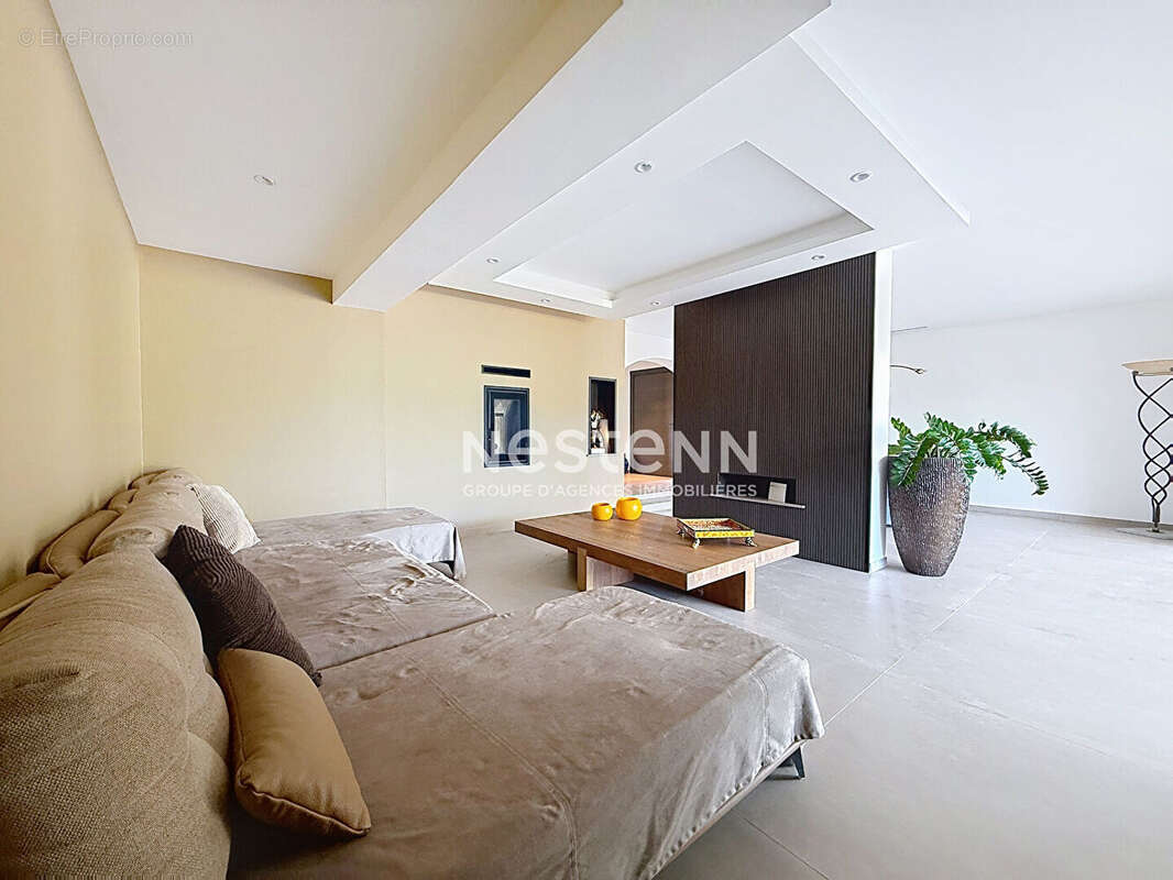 A VENDRE Maison La Garde Freinet 5 pièces 200 m2- terrain 24956m2- Calme- Prestige - photo 5