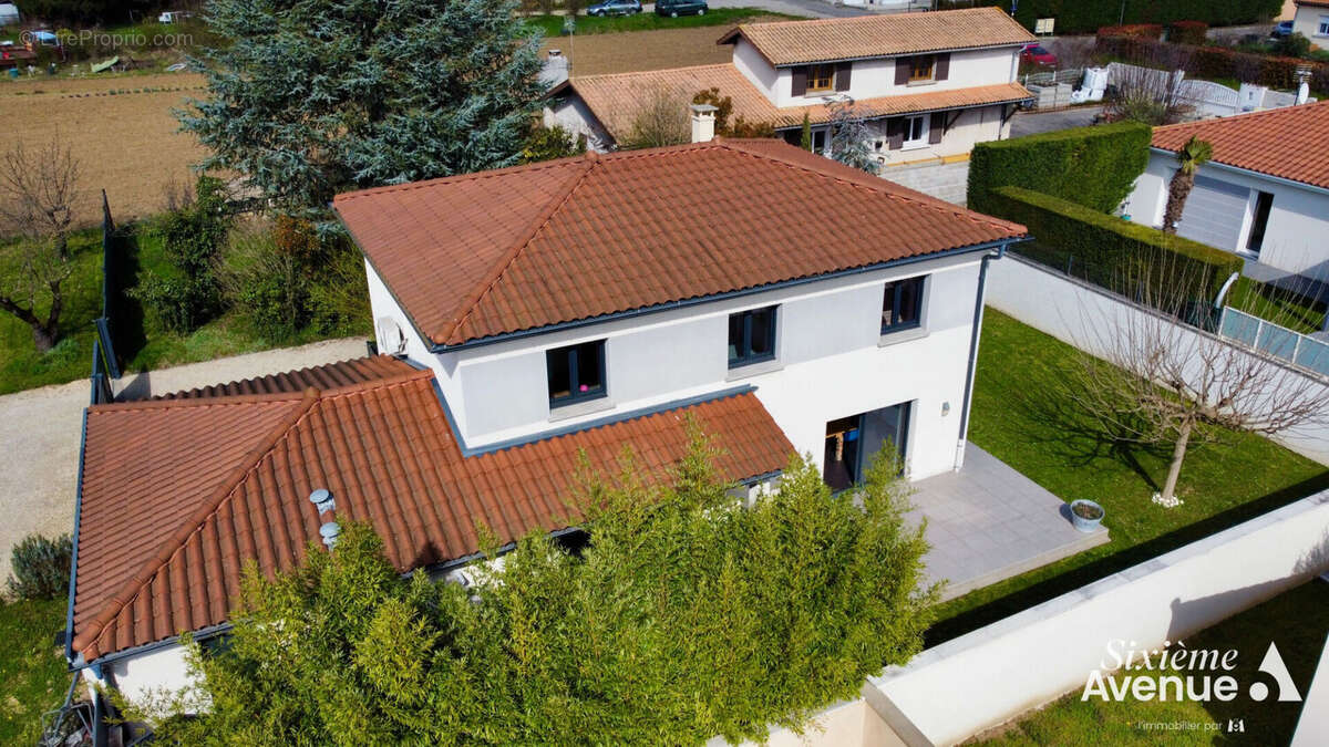 Maison à Solaize 7 pièces, 5 chambres, 165 m² - photo 15