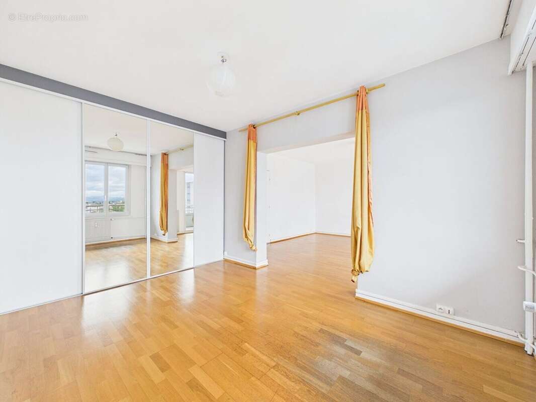 5p 121m2 avec 2 balcons Vue Panoramique - photo 7