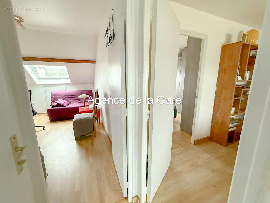 Appartement à SARTROUVILLE