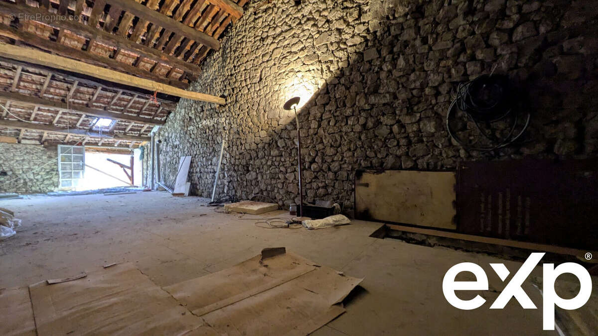 Appartement à VEYNES