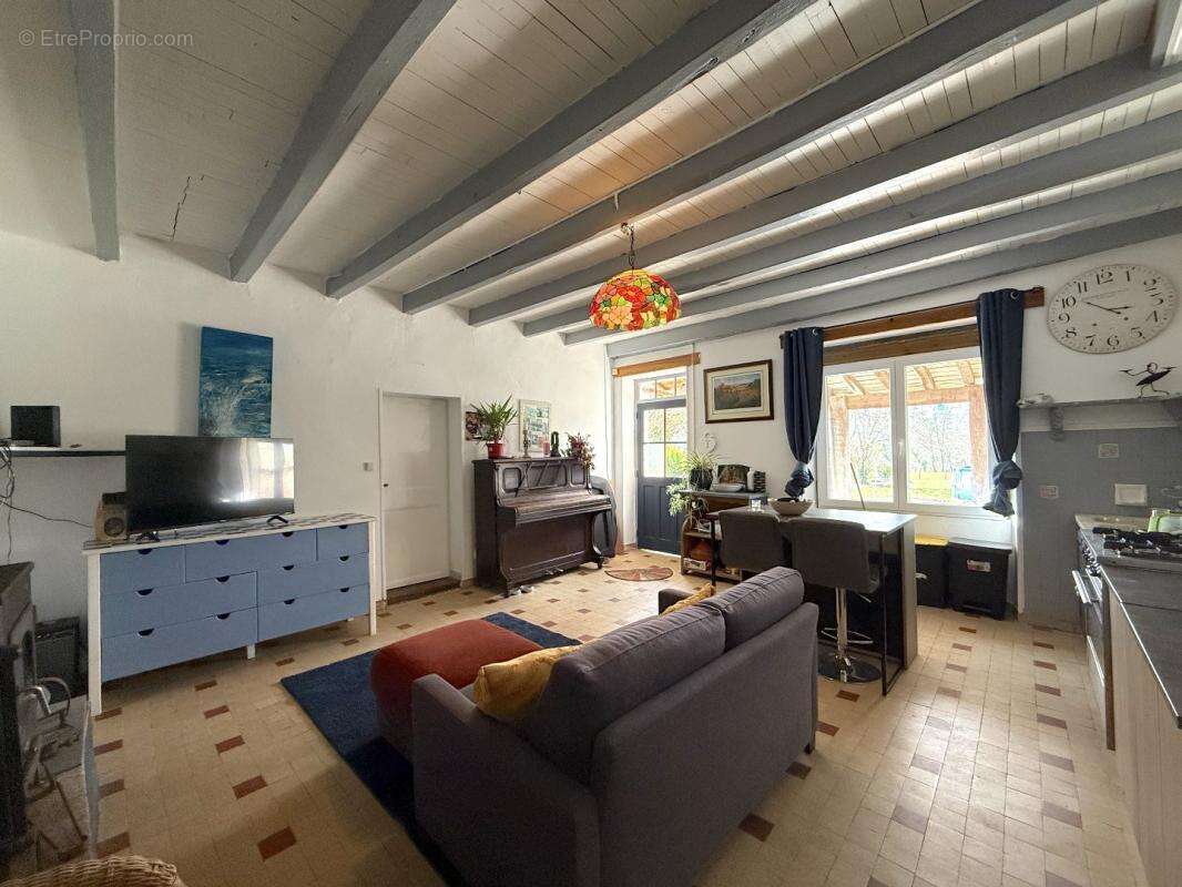 Maison à COMBIERS