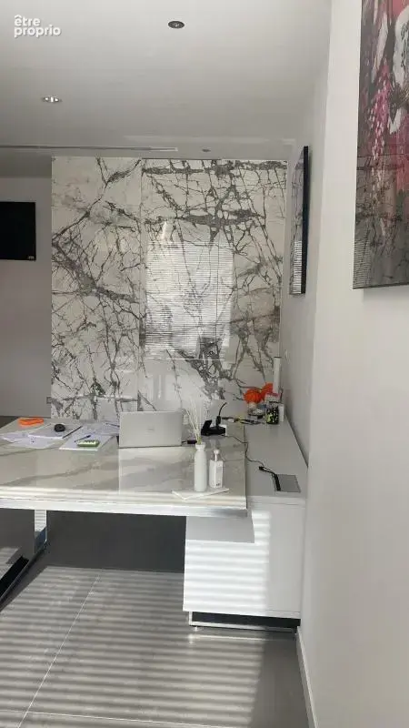 Cannes – local commercial 35 m² – rdc avec vitrine sur rue – plein sud – rénové à neuf - photo 6