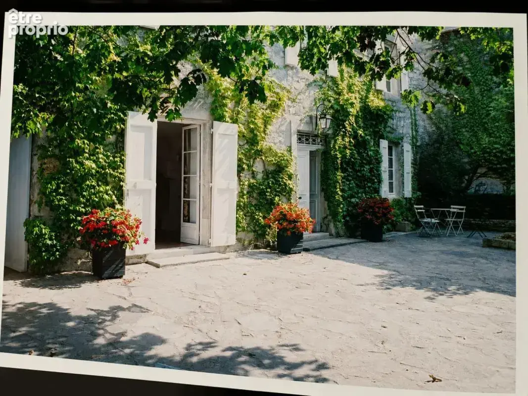 Maison à SAINT-JEAN-DE-MARUEJOLS-ET-AVEJAN