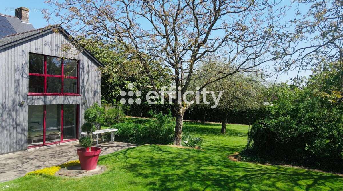 Maison à VAL-D&#039;IZE