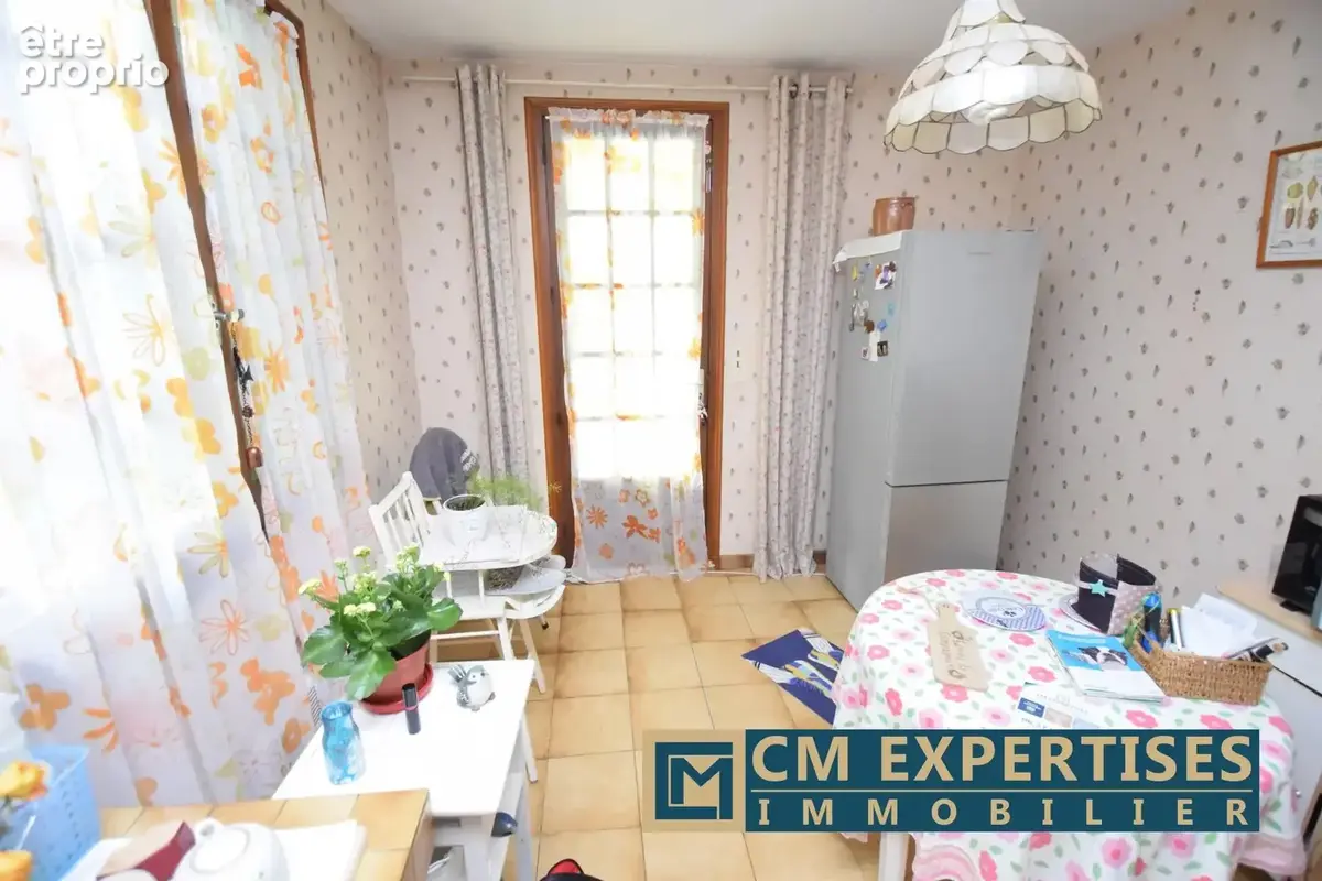  Maison avec jardin actuellement louée – Centre-ville de Saint-Astier (24) - photo 8